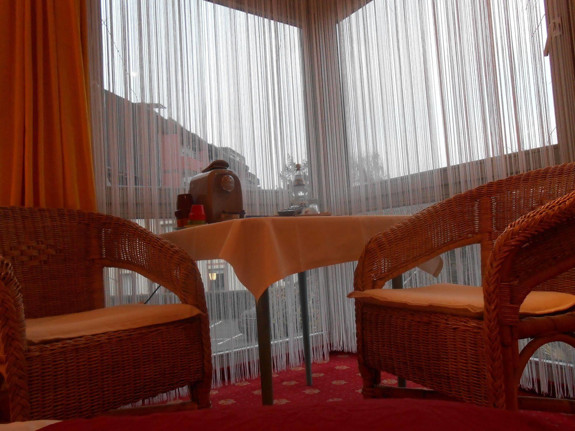 Muehlenthalers Park Hotel コンツ エクステリア 写真